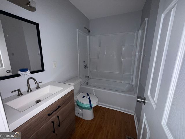 2557 Loghaven Drive NW, Atlanta, GA 30318