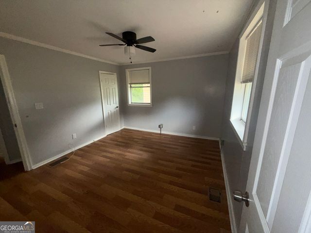 2557 Loghaven Drive NW, Atlanta, GA 30318
