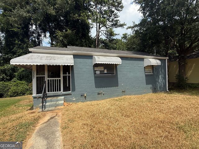 2557 Loghaven Drive NW, Atlanta, GA 30318