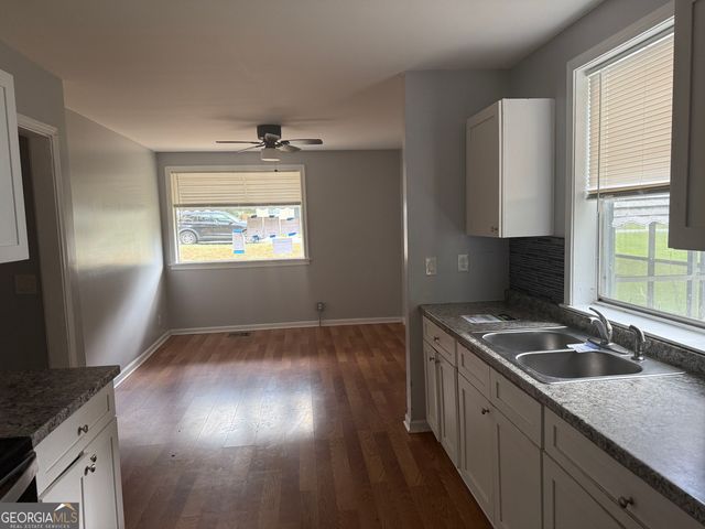 2557 Loghaven Drive NW, Atlanta, GA 30318