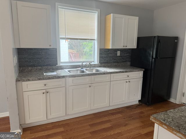 2557 Loghaven Drive NW, Atlanta, GA 30318