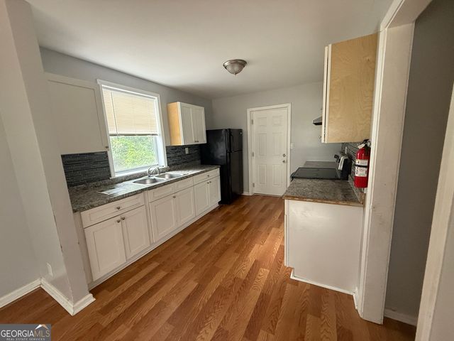 2557 Loghaven Drive NW, Atlanta, GA 30318