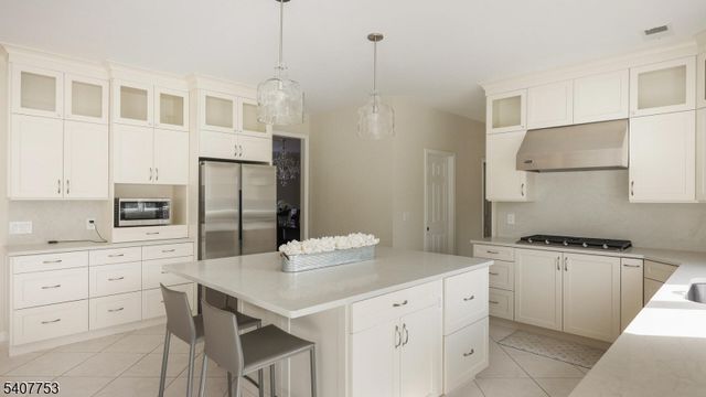 57 Briarwood Dr, Warren Twp., NJ 07059