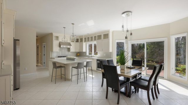 57 Briarwood Dr, Warren Twp., NJ 07059