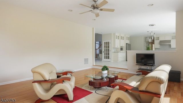 57 Briarwood Dr, Warren Twp., NJ 07059