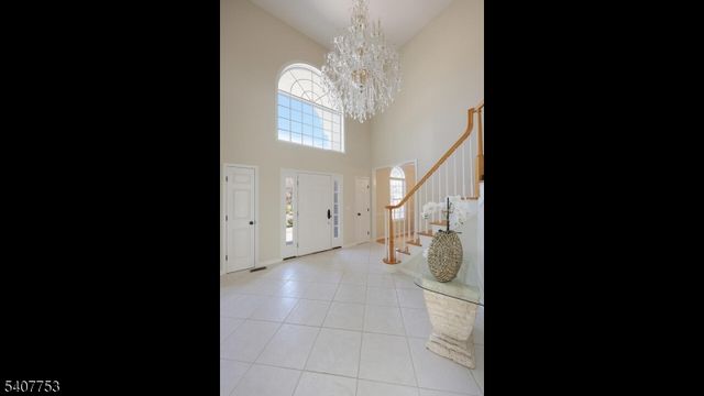 57 Briarwood Dr, Warren Twp., NJ 07059