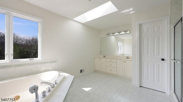 57 Briarwood Dr, Warren Twp., NJ 07059