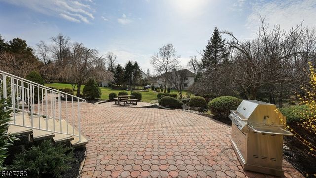 57 Briarwood Dr, Warren Twp., NJ 07059
