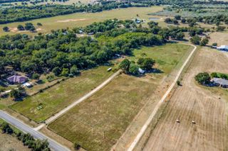 610 Pleasant Grove RD, Elgin, TX 78621