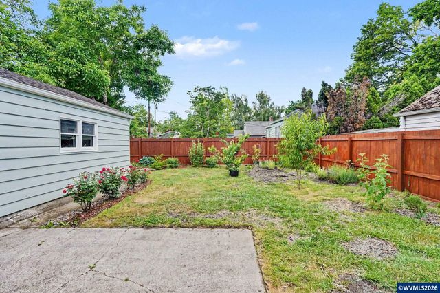 1435 17th St NE, Salem, OR 97301