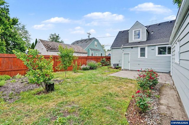 1435 17th St NE, Salem, OR 97301