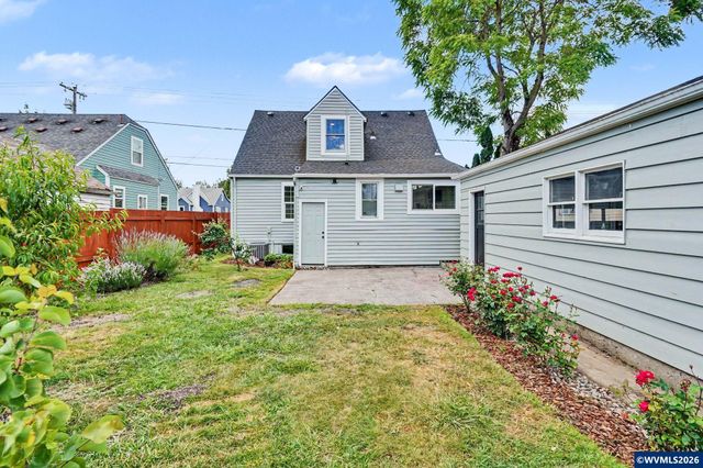 1435 17th St NE, Salem, OR 97301