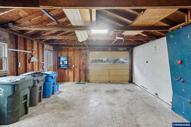 1435 17th St NE, Salem, OR 97301