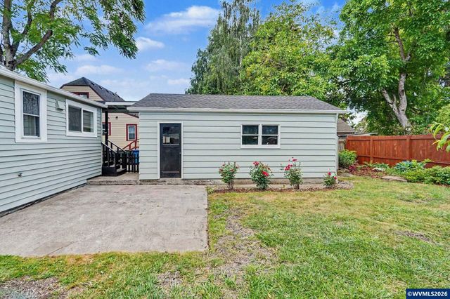 1435 17th St NE, Salem, OR 97301