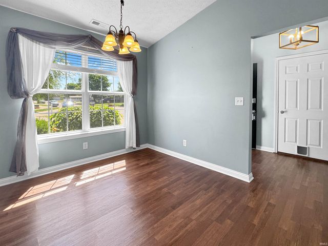 6002 Poinsettia Cove, Evansville, IN 47715