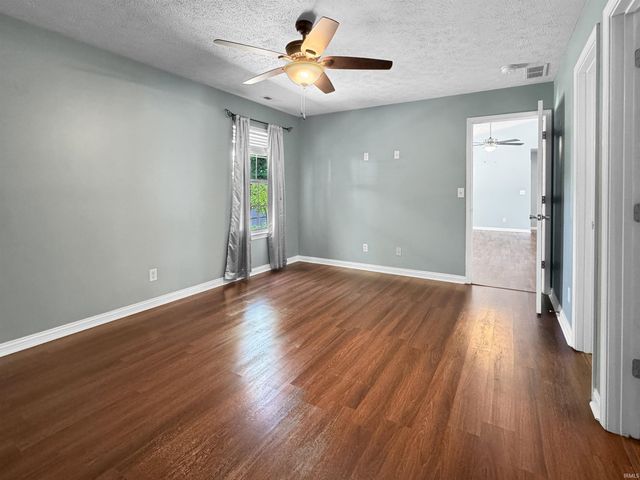 6002 Poinsettia Cove, Evansville, IN 47715