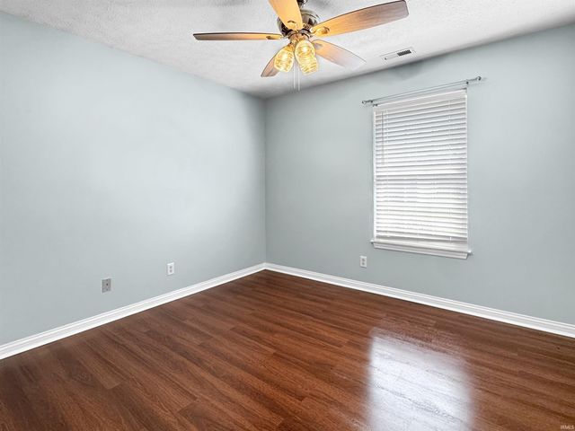 6002 Poinsettia Cove, Evansville, IN 47715