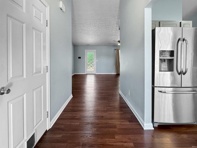 6002 Poinsettia Cove, Evansville, IN 47715