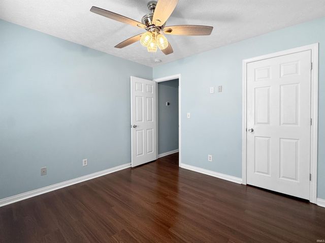 6002 Poinsettia Cove, Evansville, IN 47715