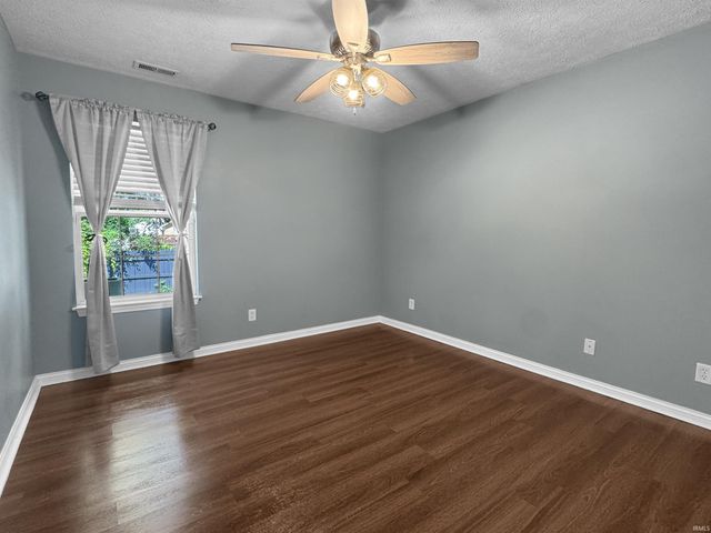 6002 Poinsettia Cove, Evansville, IN 47715