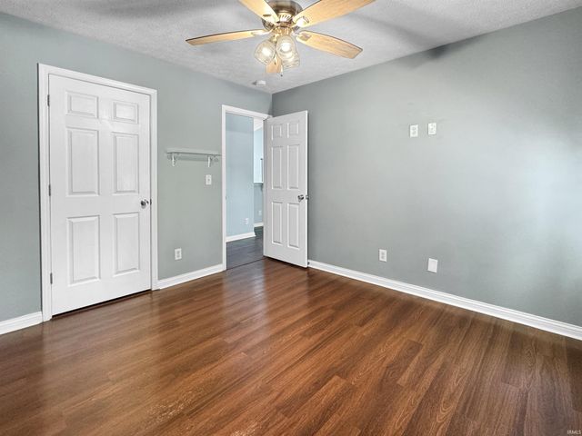 6002 Poinsettia Cove, Evansville, IN 47715