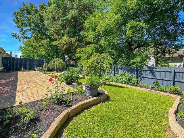6002 Poinsettia Cove, Evansville, IN 47715