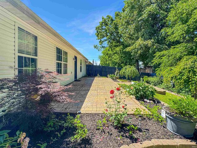 6002 Poinsettia Cove, Evansville, IN 47715