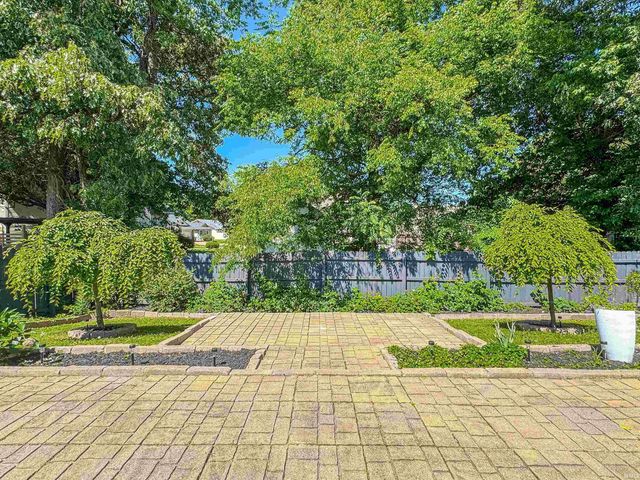 6002 Poinsettia Cove, Evansville, IN 47715