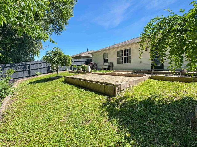 6002 Poinsettia Cove, Evansville, IN 47715
