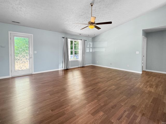 6002 Poinsettia Cove, Evansville, IN 47715