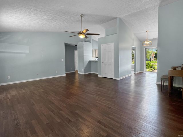 6002 Poinsettia Cove, Evansville, IN 47715