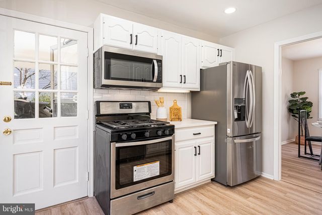 7 ELMWOOD CT, Rockville, MD 20850