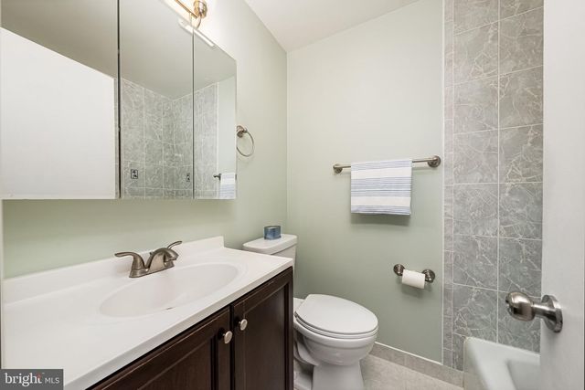 7 ELMWOOD CT, Rockville, MD 20850