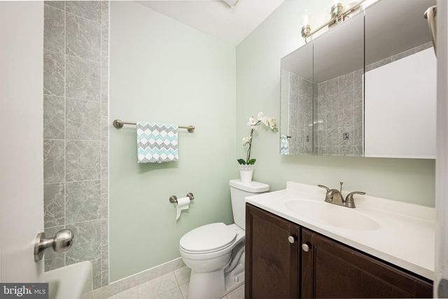 7 ELMWOOD CT, Rockville, MD 20850