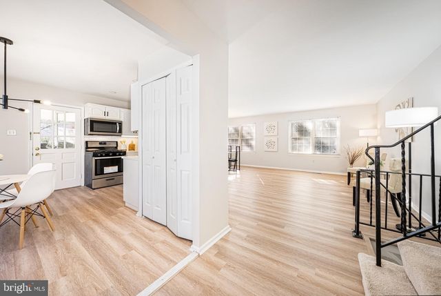 7 ELMWOOD CT, Rockville, MD 20850