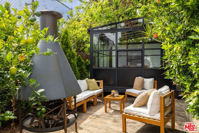 734 E Mendocino Street, Altadena, CA 91001