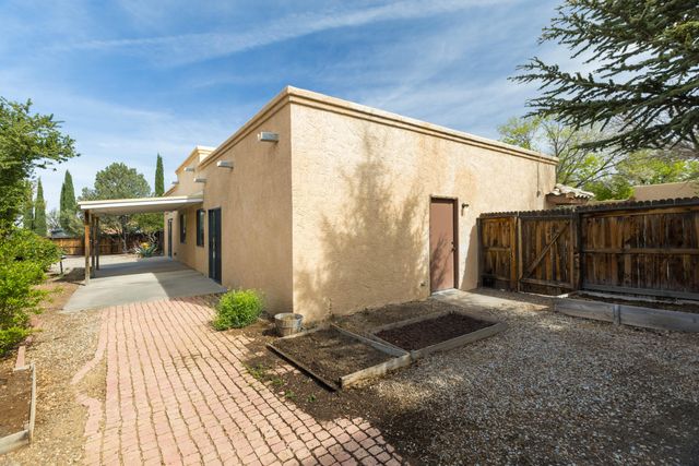 7200 Whippoorwill Lane NE, Albuquerque, NM 87109