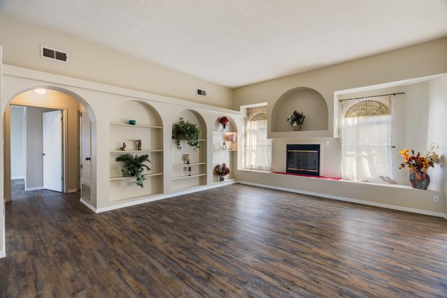 7200 Whippoorwill Lane NE, Albuquerque, NM 87109