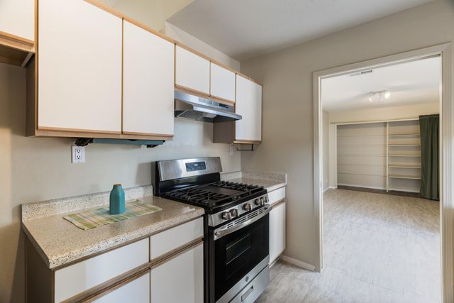 7200 Whippoorwill Lane NE, Albuquerque, NM 87109