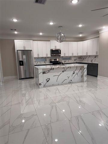 4406 Oats Street C, Houston, TX 77020