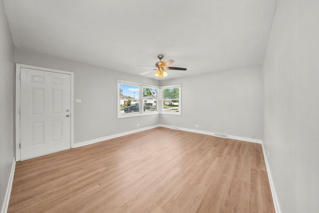 16333 Winchester Avenue, Markham, IL 60428