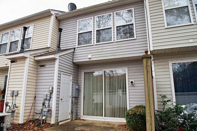 1725 Sorrell Brook Way, Raleigh, NC 27609