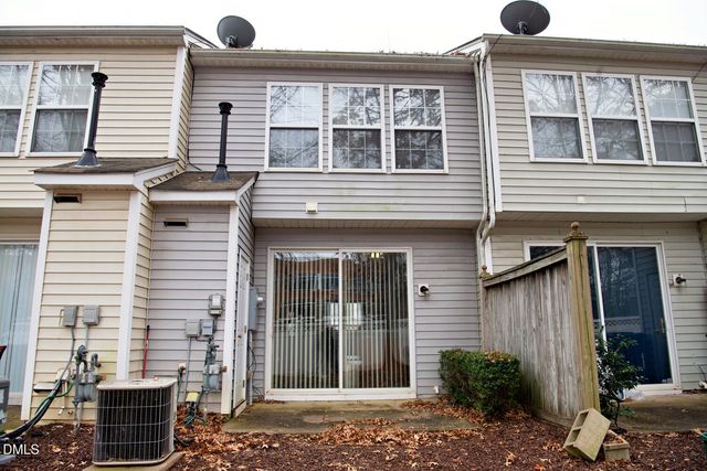 1725 Sorrell Brook Way, Raleigh, NC 27609