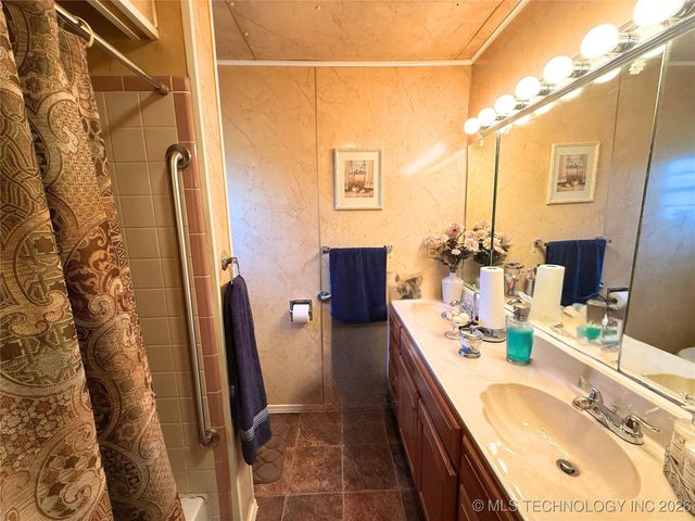 2231 E 32nd Place N, Tulsa, OK 74105