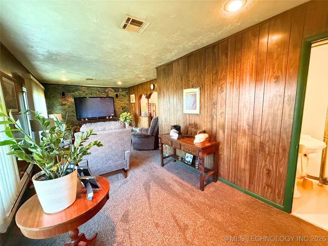 2231 E 32nd Place N, Tulsa, OK 74105