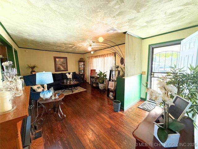 2231 E 32nd Place N, Tulsa, OK 74105