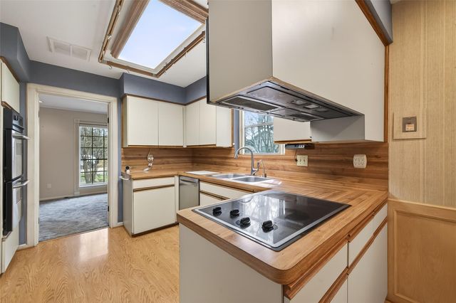 1722 Shannon Valley Drive, Houston, TX 77077