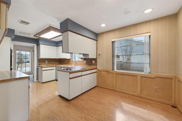 1722 Shannon Valley Drive, Houston, TX 77077