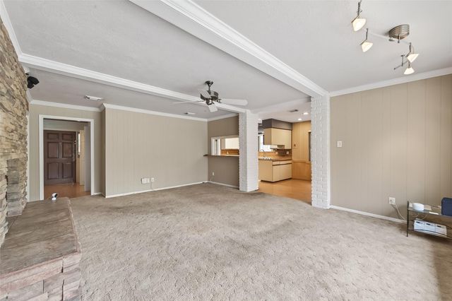 1722 Shannon Valley Drive, Houston, TX 77077