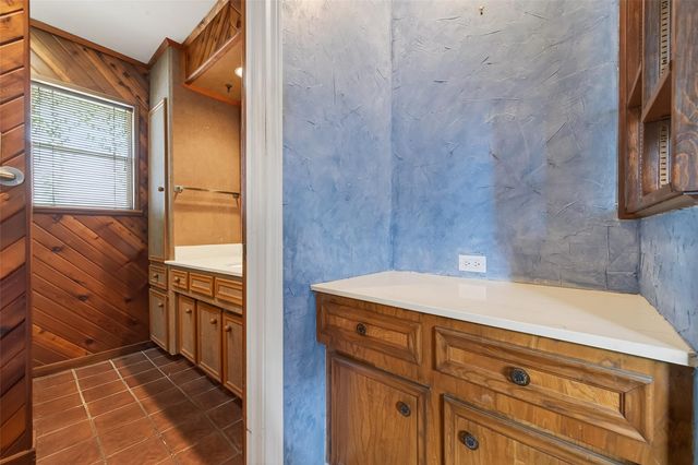 1722 Shannon Valley Drive, Houston, TX 77077